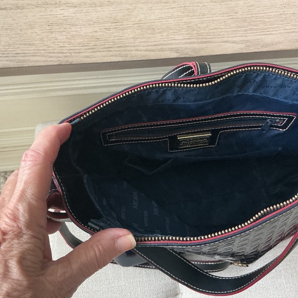 Attractive Irridescent Blue Leather Arcadia Shoulder Bag with Crossbody strap - Picture 4 of 8